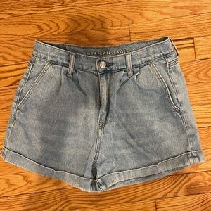 American Eagle Size 4 Pleated Denim Mom Shorts